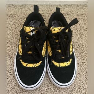 Airwalk Youth Boys Girl Size 2 Man Made & Leather Upper Yellow Smiley Face shoes